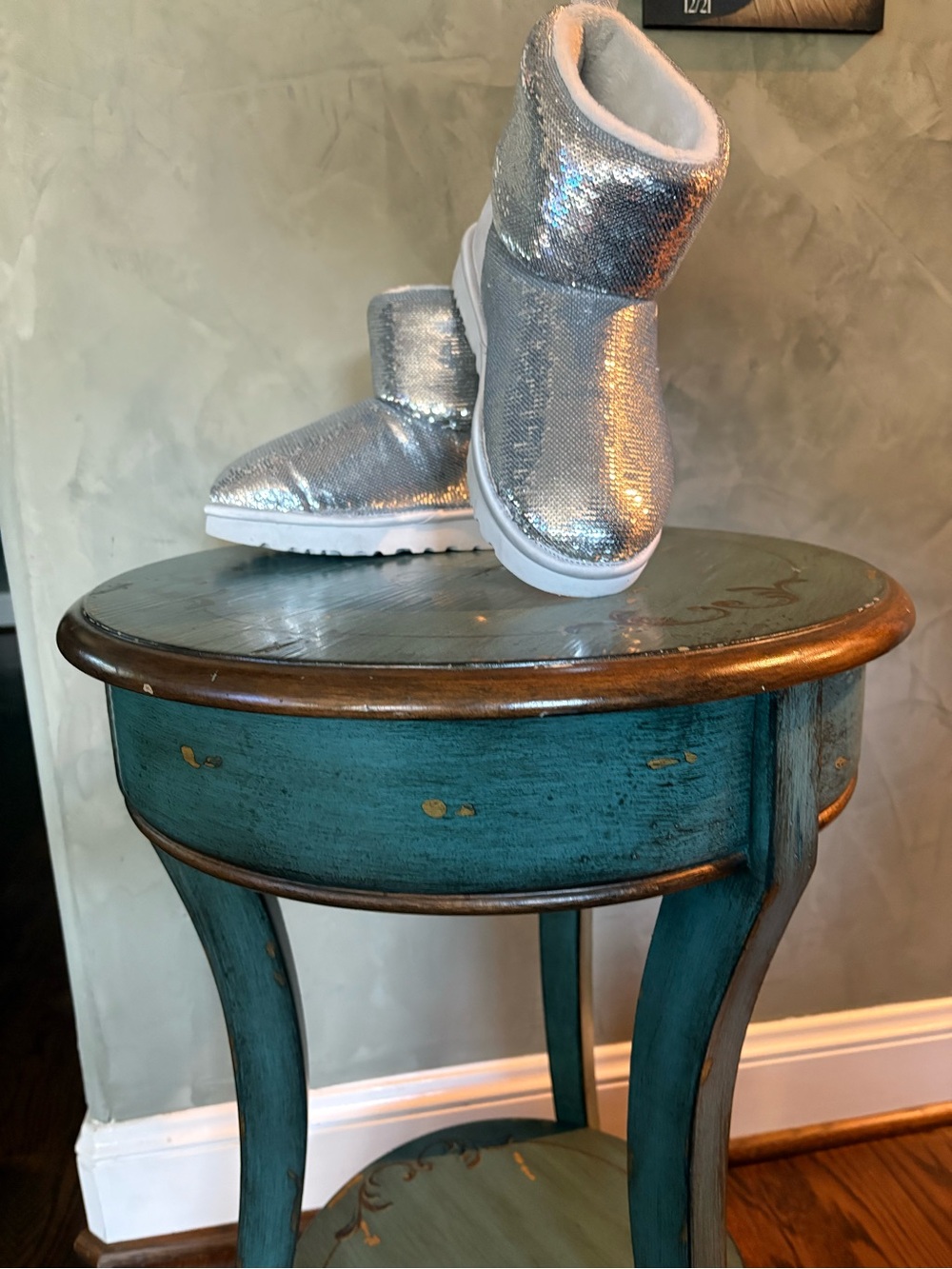 UGG Gray Silver Metallic Mini Boots – Women’s – Sparkle